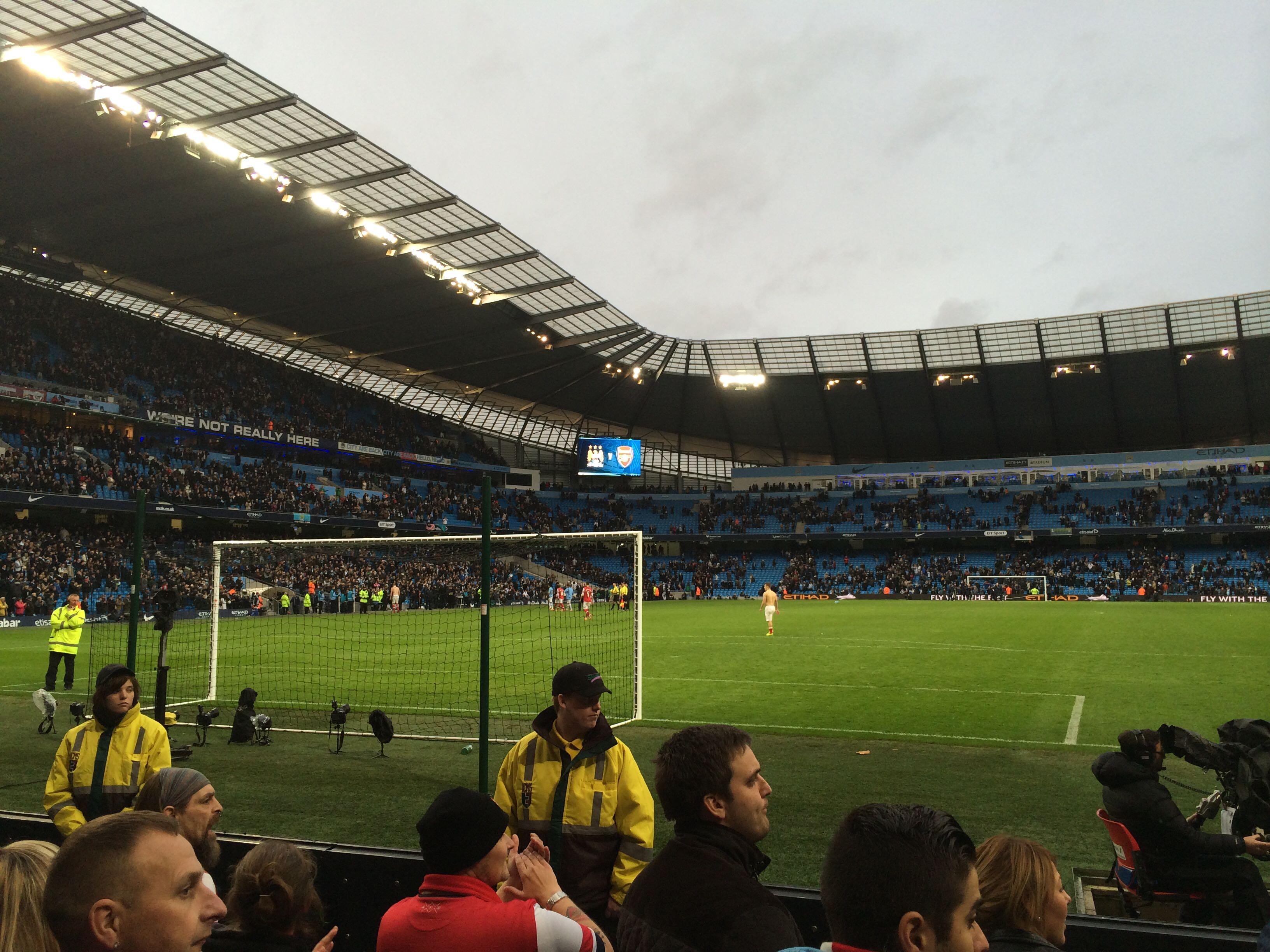 伤退出赛场 伤退出赛场